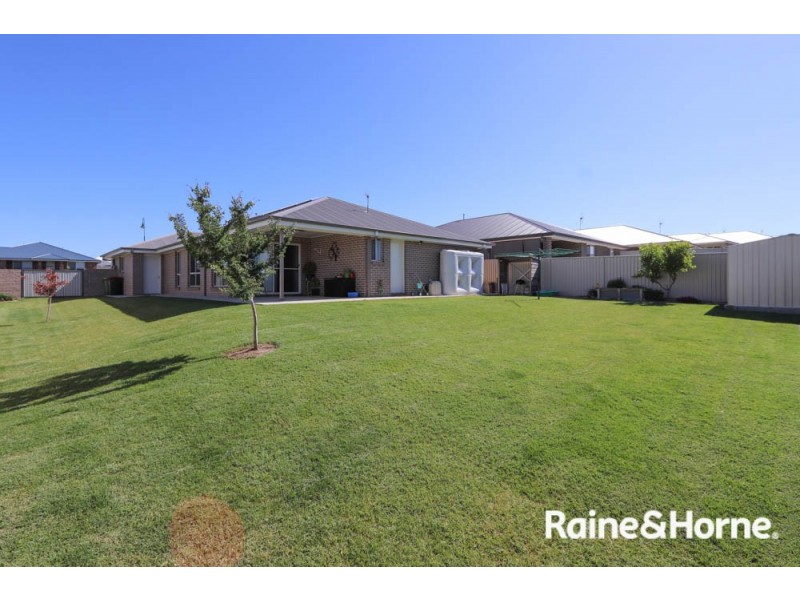 69 Graham Drive, Kelso NSW 2795