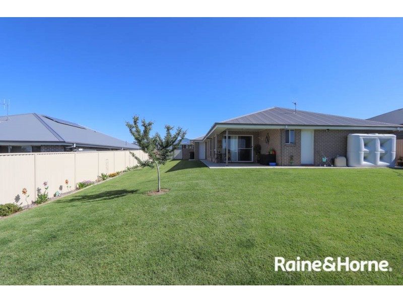 69 Graham Drive, Kelso NSW 2795