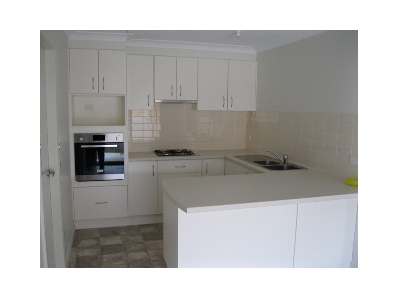 7d Dees close, Bathurst NSW 2795