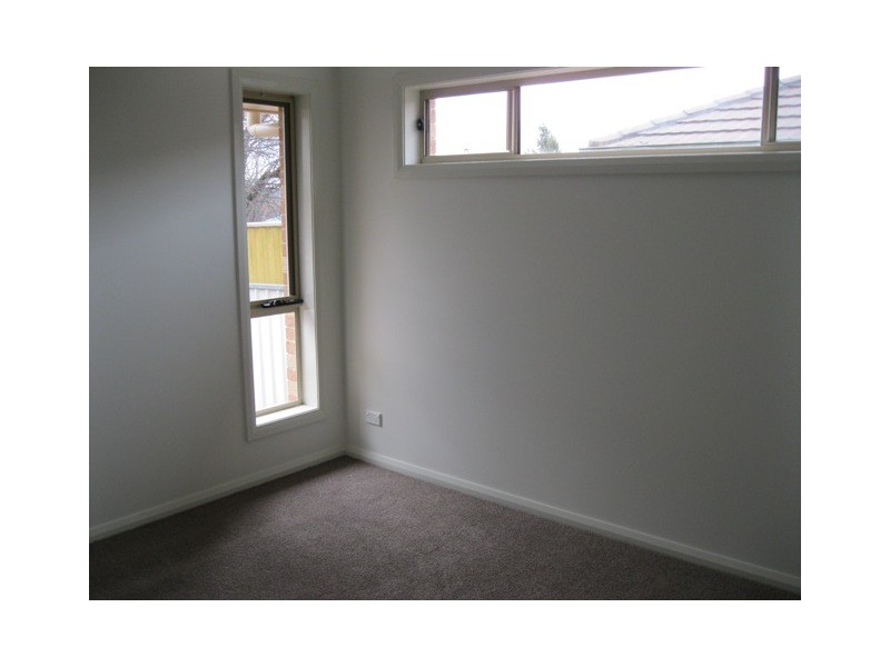 7d Dees close, Bathurst NSW 2795