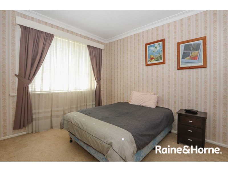 24 Casey Circuit, West Bathurst NSW 2795