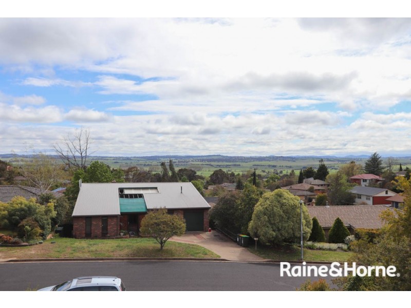 24 Casey Circuit, West Bathurst NSW 2795