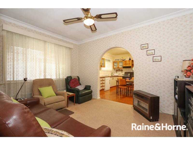 24 Casey Circuit, West Bathurst NSW 2795