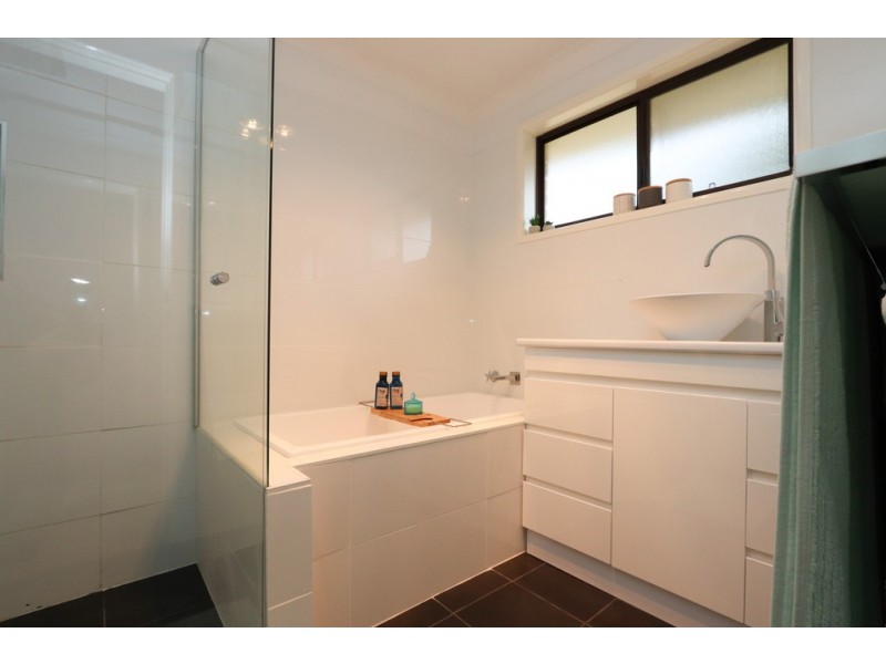 13 Jamison Pl, Bathurst NSW 2795