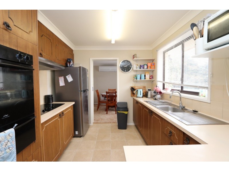 13 Jamison Pl, Bathurst NSW 2795