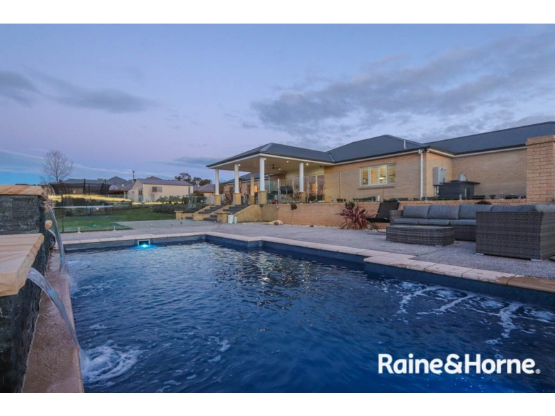 14 Robindale Court, Robin Hill NSW 2795