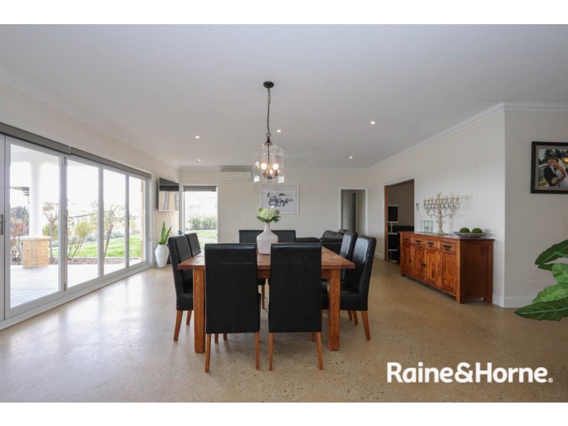 14 Robindale Court, Robin Hill NSW 2795