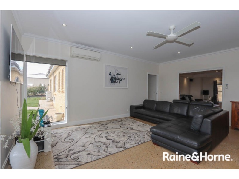14 Robindale Court, Robin Hill NSW 2795
