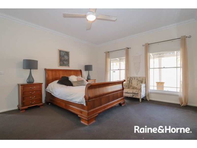 14 Robindale Court, Robin Hill NSW 2795
