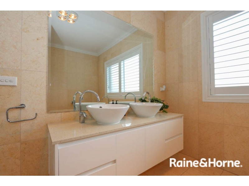 14 Robindale Court, Robin Hill NSW 2795
