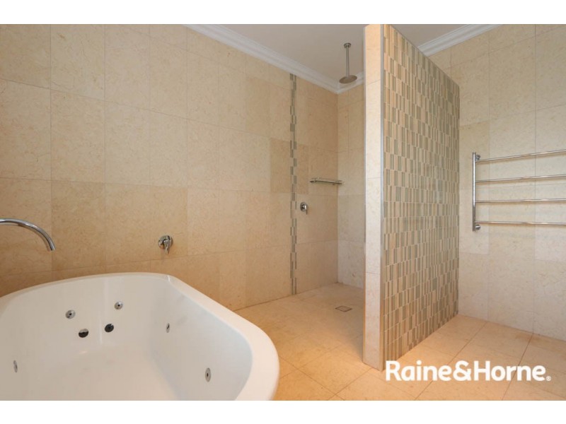 14 Robindale Court, Robin Hill NSW 2795