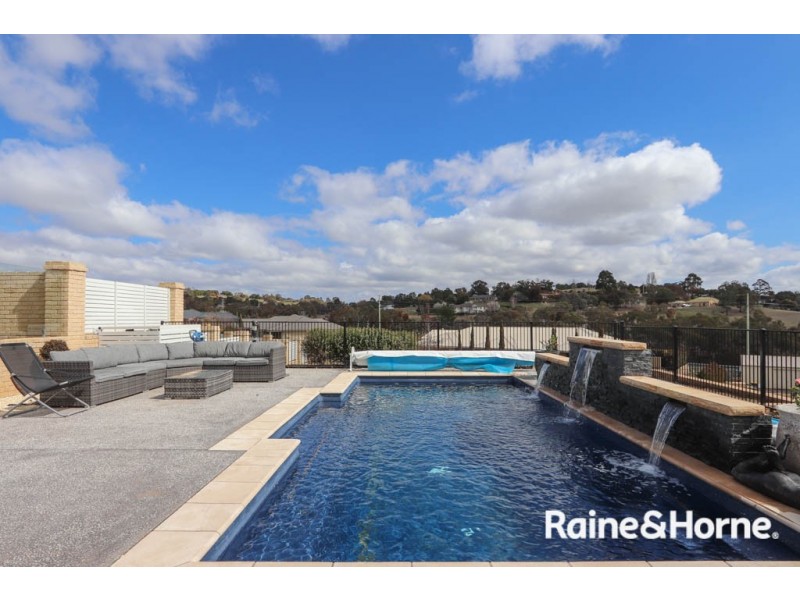 14 Robindale Court, Robin Hill NSW 2795