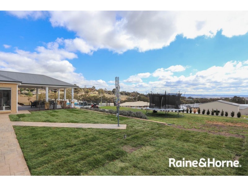 14 Robindale Court, Robin Hill NSW 2795