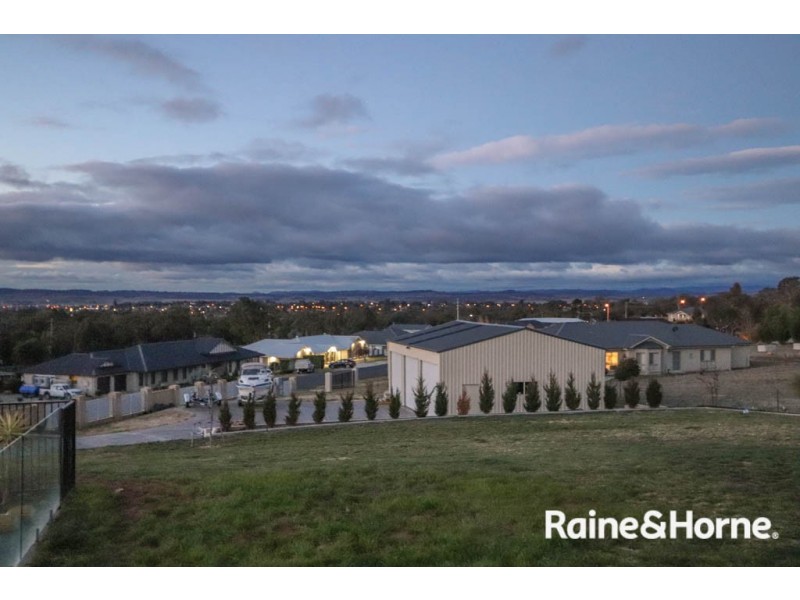14 Robindale Court, Robin Hill NSW 2795