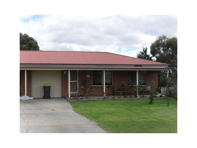 2/14 HIcks close, Bathurst NSW 2795