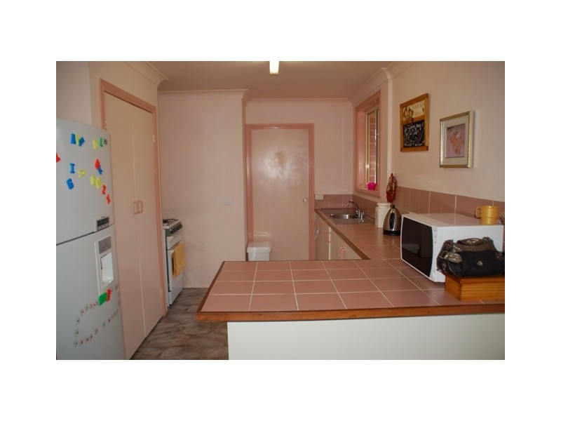 2/14 HIcks close, Bathurst NSW 2795