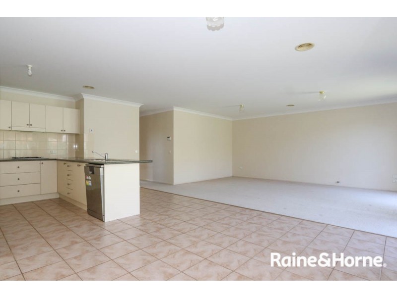 1 Federation Drive, Kelso NSW 2795