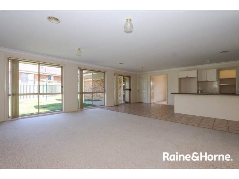 1 Federation Drive, Kelso NSW 2795