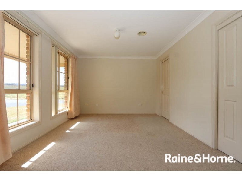 1 Federation Drive, Kelso NSW 2795