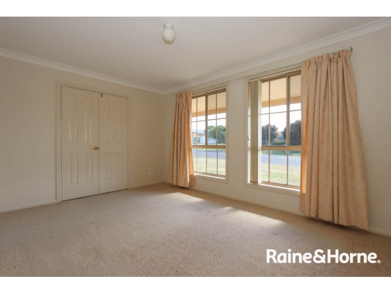 1 Federation Drive, Kelso NSW 2795