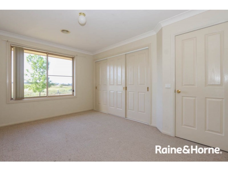 1 Federation Drive, Kelso NSW 2795