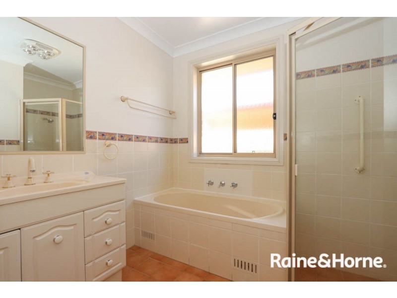 1 Federation Drive, Kelso NSW 2795