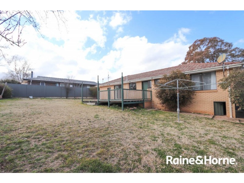 19 Cangoura Street, Bathurst NSW 2795