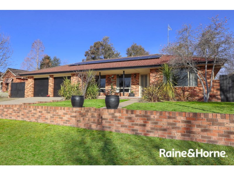 5 Sherman Place, Llanarth NSW 2795
