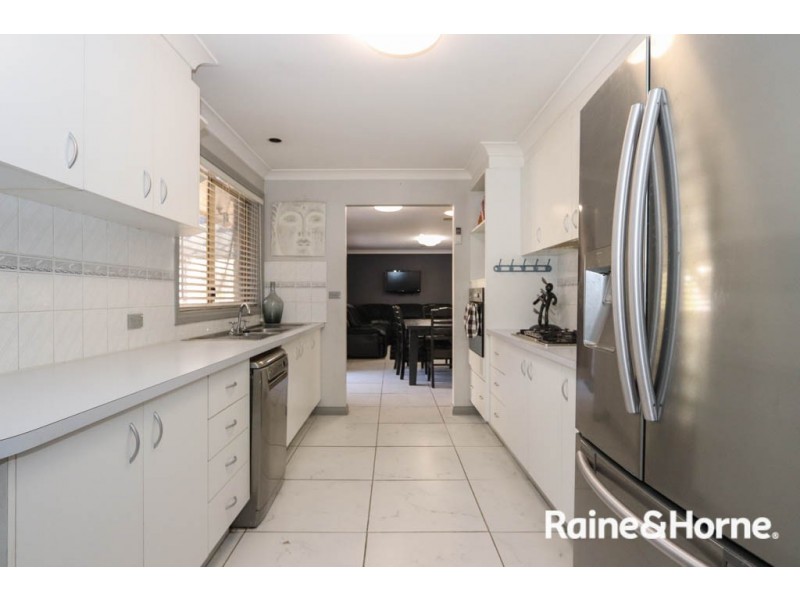 5 Sherman Place, Llanarth NSW 2795