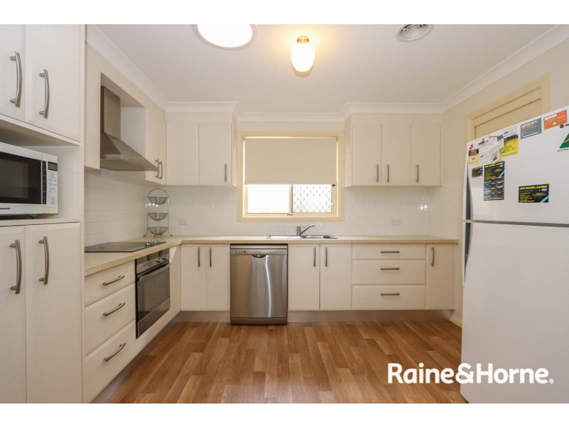 204D Bentinck Street, Bathurst NSW 2795