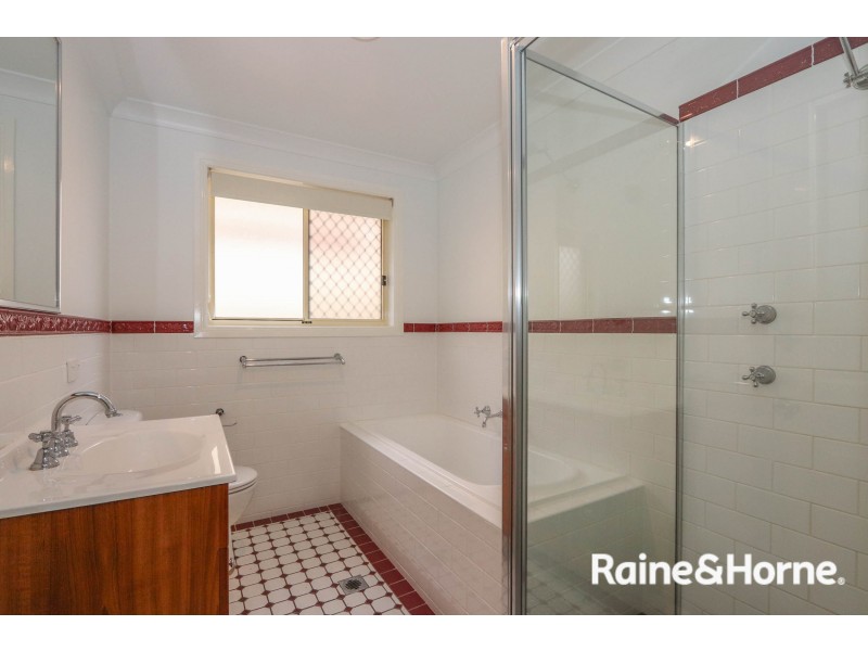 204D Bentinck Street, Bathurst NSW 2795