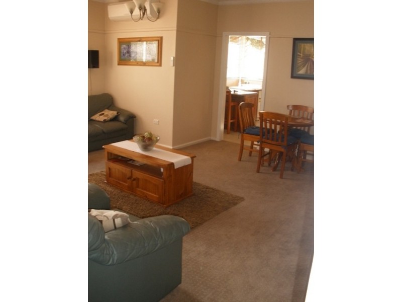 370 Stewart St, Bathurst NSW 2795