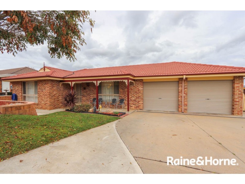 14 Barker Circuit, Kelso NSW 2795