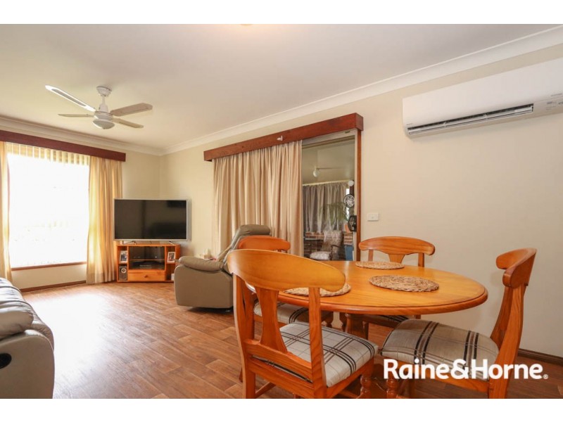 14 Barker Circuit, Kelso NSW 2795