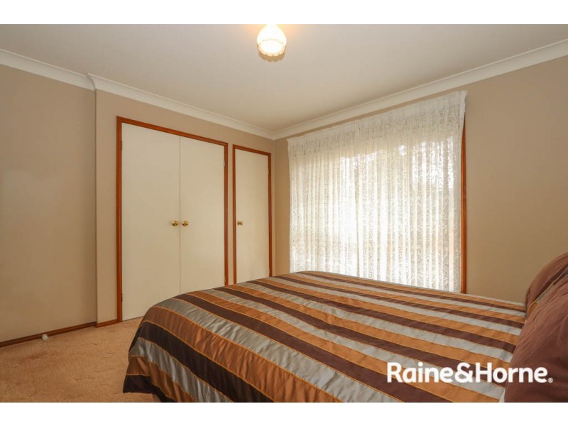 14 Barker Circuit, Kelso NSW 2795