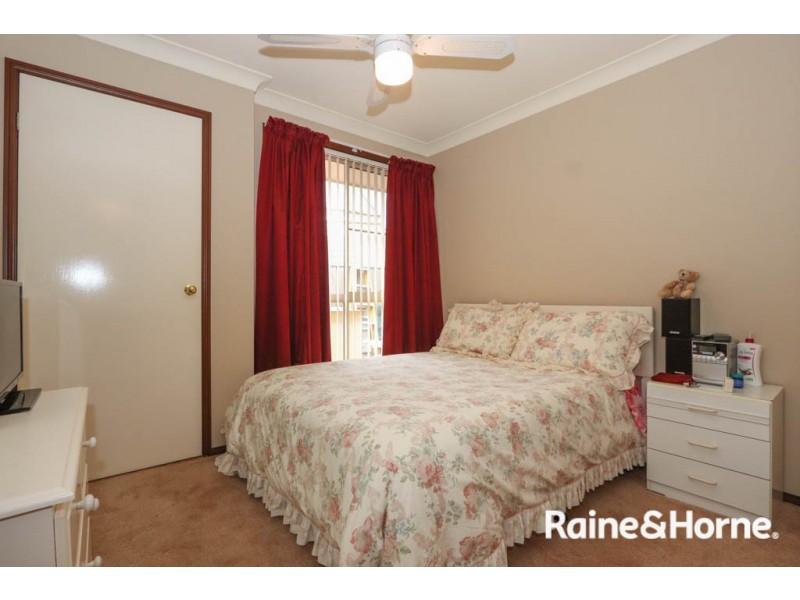 14 Barker Circuit, Kelso NSW 2795