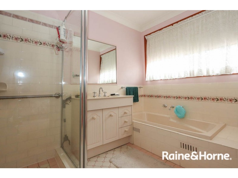 14 Barker Circuit, Kelso NSW 2795