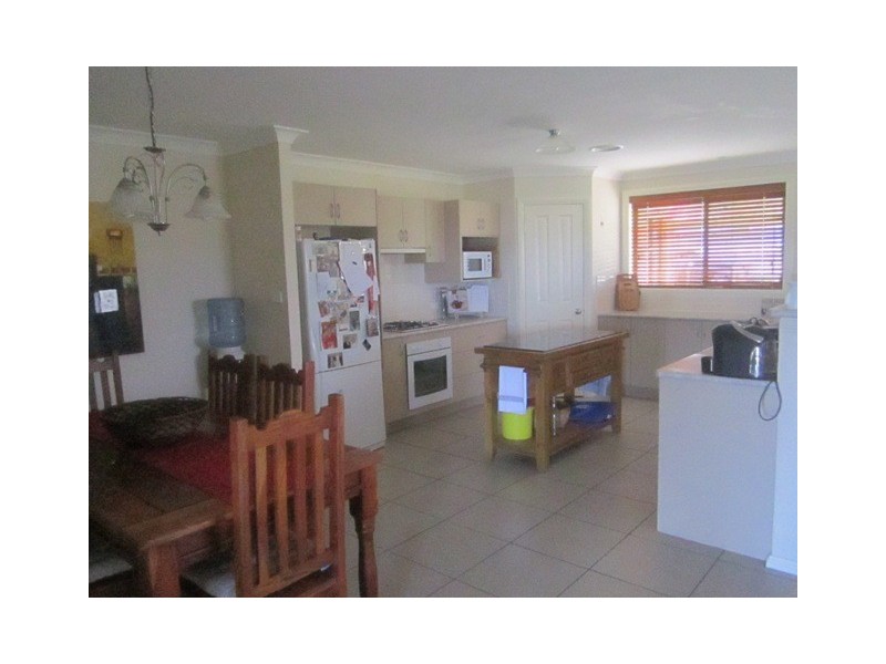 8 Marriott Ave, Kelso NSW 2795