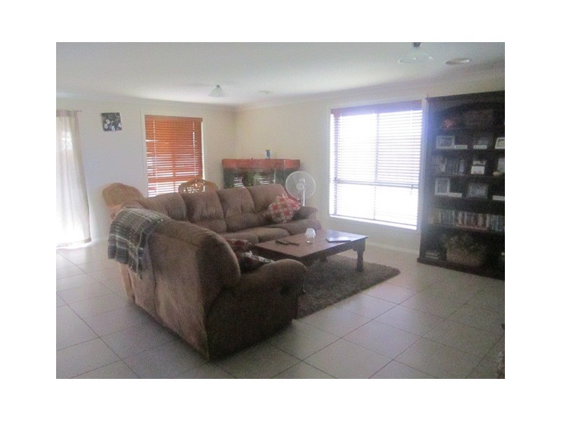 8 Marriott Ave, Kelso NSW 2795