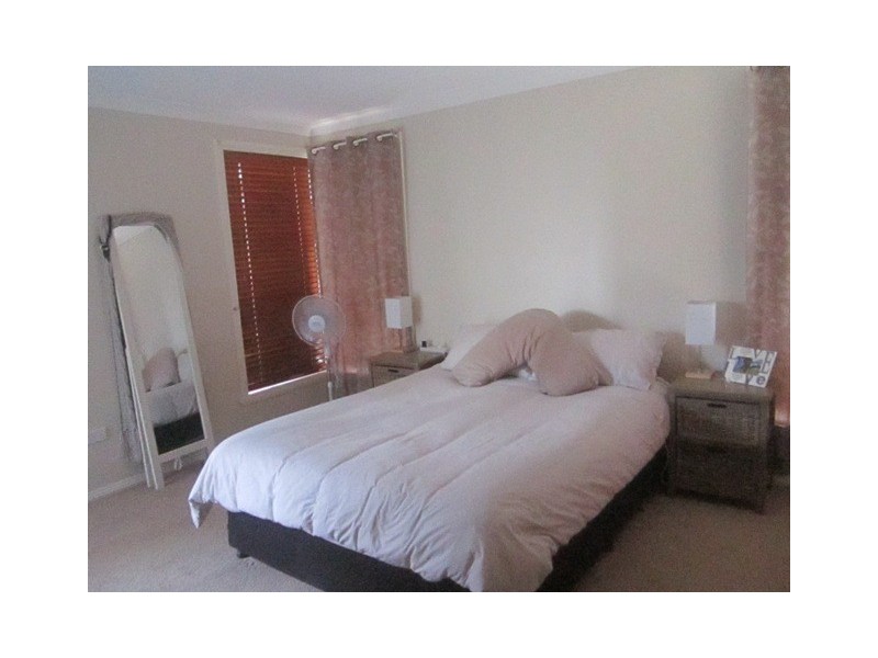 8 Marriott Ave, Kelso NSW 2795