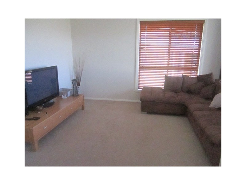 8 Marriott Ave, Kelso NSW 2795