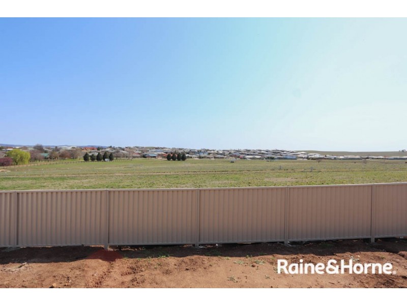 21 Mendel Drive, Kelso NSW 2795