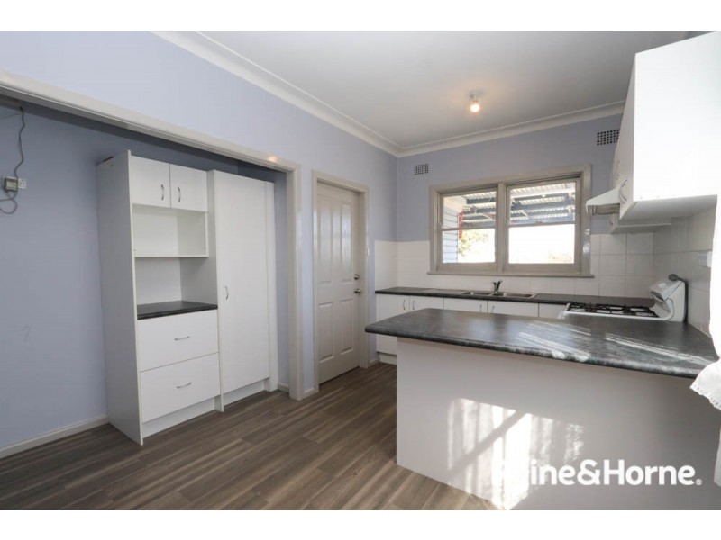 79 Sydney Road, Kelso NSW 2795