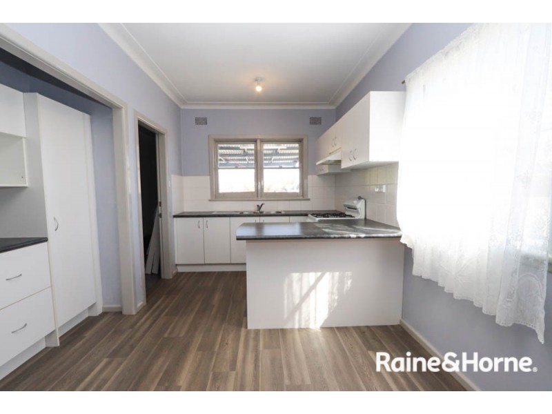 79 Sydney Road, Kelso NSW 2795