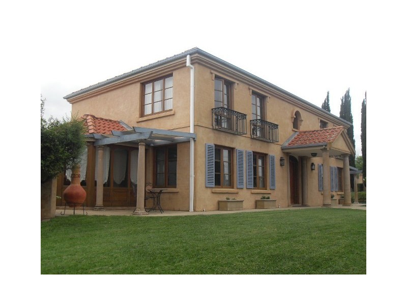 1 Honeysuckle Cl, Bathurst NSW 2795