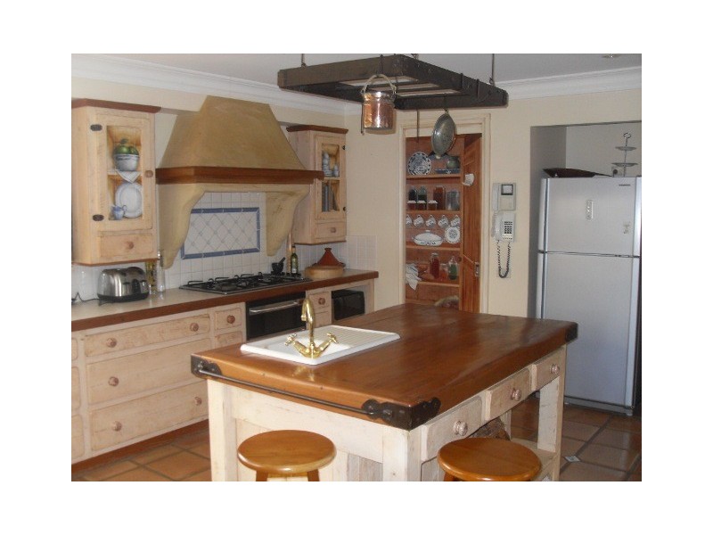 1 Honeysuckle Cl, Bathurst NSW 2795