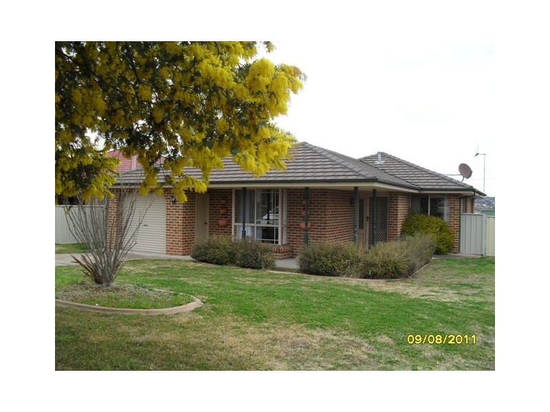 30 Halfpenny Drive, Bathurst NSW 2795