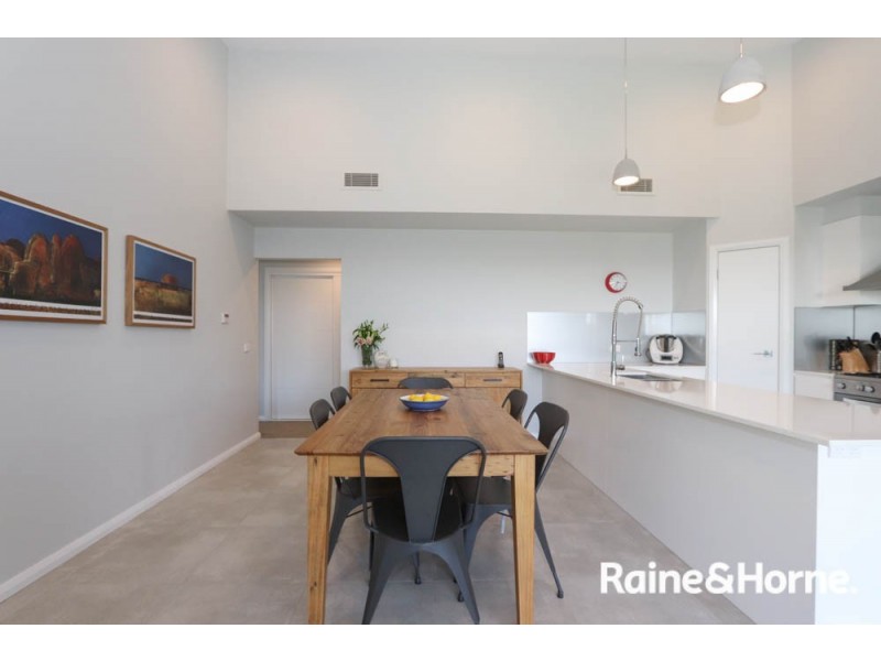 24 Governors Parade, Windradyne NSW 2795