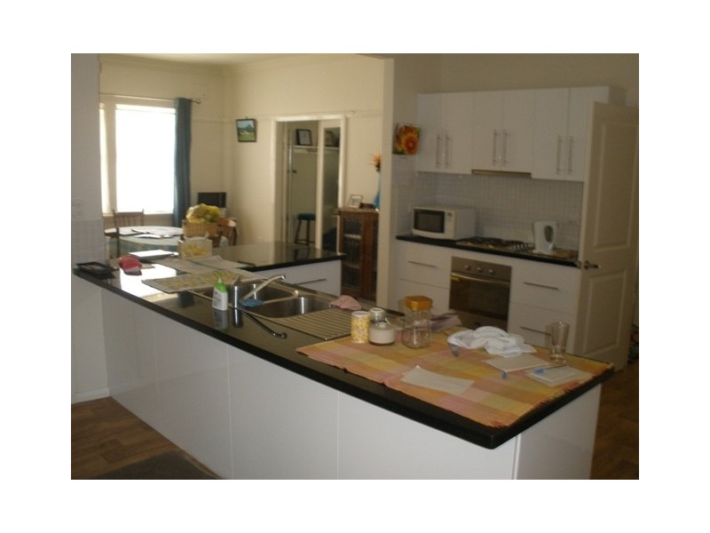 39 Seymour, Bathurst NSW 2795