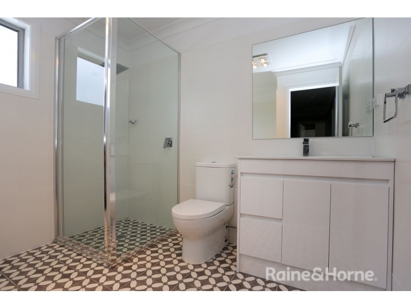 7B Ignatius Pl, Kelso NSW 2795